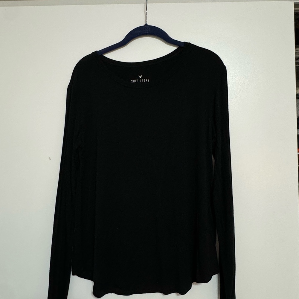 American Eagle Outfitters Black Long Sleeve Tee
